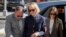 E. Jean Carroll duke mbërritur në gjykatën federale të Manhatanit (1 maj 2023)/AP