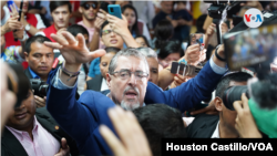 ARCHIVO - Bernardo Arévalo, nuevo presidente de Guatemala. ]Foto: Houston Castillo, VOA]