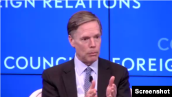 美国驻中国大使尼古拉斯·伯恩斯2023年12月12日在纽约出席外交关系委员会举办的一场活动（会议视频截图）