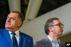 Dodik i Aleksandar Vučić, predsednik Srbije (Foto: (AP/Darko Vojinovic)