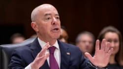 Republicanos buscan llevar a juicio político al secretario de Seguridad Nacional de EEUU