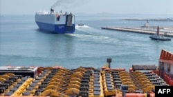 រូបឯកសារ៖ កំពង់ផែនាំចេញ​និង​នាំចូលទំនិញ​ Yantai នៅ​ខេត្ត Shandong ប្រទេសចិន កាលពីថ្ងៃទី៨ ខែឧសភា ឆ្នាំ២០២៤។ 