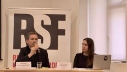 2023年5月3日無國界記者駐台北倡議專員白奧蘭(Aleksandra Bielakowska)（右）在台北舉行的世界新聞自由指數發布會上