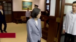 ཨ་རིའི་གྲོས་ཚོགས་འཐུས་མིའི་སྐུ་ཚབ་ཀྱིས་ཐེ་ཝན་ལ་འཚམས་གཟིགས། 