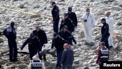 Возачот загинал кога автомобилот излетал од патот и паднал во река.