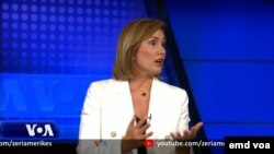 Lindita Camaj, profesore e gazetarisë në Fakultetin e Komunikimit në Universitetin e Hjustonit, SHBA. 