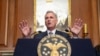 El presidente republicano de la Cámara de Representantes de EEUU, Kevin McCarthy, habla después de la aprobación de un proyecto para impedir el cierre del gobierno en Washington, DC, el 30 de septiembre de 2023.