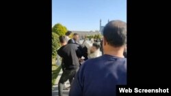 درگیری با یک «آمربه معروف» در میدان نقش جهان اصفهان