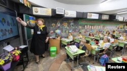 Засега не е јасно колкаво ќе биде училиштето и кога ќе се отвори