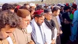 ګیله من وزیر خاورو ته وسپارل شو، په جنازه کې یې زرګونو خلکو ګډون وکړ