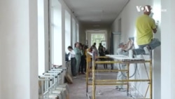 Як відновлюють українські школи, пошкоджені унаслідок війни. Відео