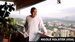 El candidato presidencial venezolano Edmundo González en su apartamento, en Caracas, antes de su primer mitin.