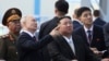 Presiden Rusia Vladimir Putin dan pemimpin Korea Utara Kim Jong-un memeriksa landasan peluncuran di kosmodrom Vostochny, sekitar 200 kilometer dari Blagoveshchensk, Rusia, 13 September 2023. (Mikhail Metzel, Sputnik, Kremlin Pool Photo via AP)