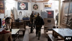 Pour moins prêter le flanc aux critiques contre la présence militaire en Afrique de l'ex-puissance coloniale, le président français a ordonné une action collant strictement aux demandes spécifiques des pays concernés.