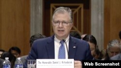 美國國務院負責東亞及太平洋事務的助理國務卿康達(Daniel Kritenbrink)2024年4月30日出席美國國會參議院外交關係委員會亞太小組委員會聽證會。 （參院外委會網站影片截圖）