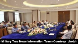 စစ်ကောင်စီ ကိုယ်စားလှယ်အဖွဲ့နှင့် မြောက်ပိုင်းမဟာမိတ် (၃)ဖွဲ့ MNDAA ၊ TNLA ၊ AA ကိုယ်စားလှယ်အဖွဲ့တို့ ရှမ်းပြည်နယ်(အရှေ့ပိုင်း)၊ မိုင်းလားမြို့၊ အရှေ့တိုင်းဧည့်ရိပ်မွန်ဟိုတယ်တွင် တွေ့ဆုံဆွေးနွေးနေကြစဉ် (ဇွန် ၁၊ ၂၀၂၃)