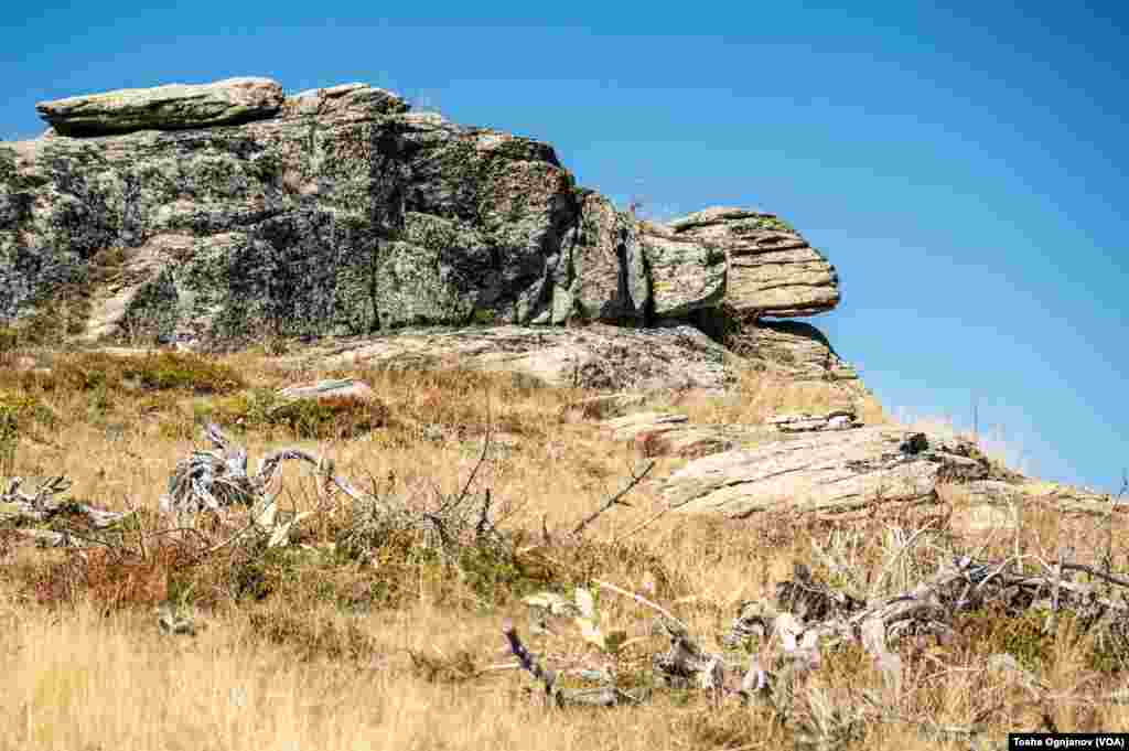 Солунска глава, 2.540 метри надморска висина. Врв од кој се гледа речиси целата држава, но и загадувањето надвиснато над скопската котлина