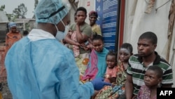 ሰሜን ጎማ ውስጥ በሚገኝ የኤምፖክስ ህክምና ማዕከል ውስጥ ህሙማን የምክር አገልግሎት ሲሰጣቸው - ነሐሴ 17, 2024