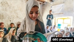 یک صنف آموزش محلی برای کودکان (آرشیف)