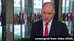 美國副助理國務卿道格拉斯瓊斯2024年7月2日接收美國之音訪談。