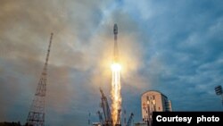 俄羅斯47年後第一次月球著陸計劃。“Luna-25“火箭在月球表面著陸時失去控制而撞向月面，導致此次登月計劃失敗。該照片為Luna-25火箭在地球發射時的景象，照片由euters從Roscosmos/Vostochny Space Centre/Handout提供。