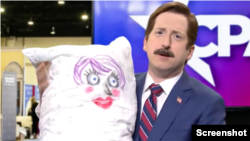 Captura de pantalla del 'sketch' del programa Saturday Night Live. [Foto: @nbcsnl]
