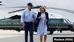 Shugaban kasar Amurka Joe Biden da matarsa Jill Biden Lokacin da suka isa Delaware hutu