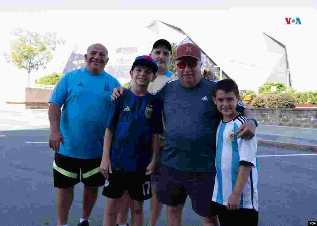 La Copa América 2024 contará con la participación de 10 equipos de la CONMEBOL y 6 equipos invitados de la Concacaf.