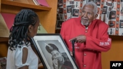 Gitu Wa Kahengeri, Katibu Mkuu wa Chama cha Mashujaa wa Vita vya Mau Mau wakati wa mahojiano na shirika la habari la AFP Oktoba 13, 2023. Picha na SIMON MAINA / AFP.