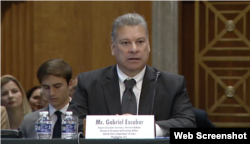 Gabriel Escobar, zamjenik pomoćnika državnog sekretara i specijalni izaslanik SAD za Balkan, tokom pretresa o Zapadnom Balkanu.