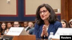 Presiden Columbia University Nemat "Minouche" Shafik bersaksi di hadapan anggota DPR AS dalam sebuah sesi sidang di Gedung Capitol, Washington, pada 17 April 2024. (Foto: Reuters/Ken Cedeno)