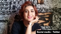 آتنا فرقدانی، نقاش، کارتونیست و فعال حقوق کودکان