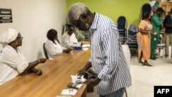 Kituo cha mazowezi cha upigaji kura kilichowekwa na asasi ya Aar Sunu Election mjini Dakar.