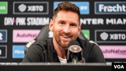 Leo Messi durante la conferencia de prensa que tuvo lugar este jueves 17 de agosto en las instalaciones de Inter Miami, en Fort Lauderdale, Florida.