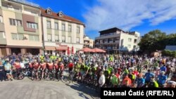 Bosnia and Herzegovina -- Biciklisti iz Bihaća krenuli na Marš mira (Srebrenica), 8. juli, 2023.