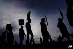 Arhiva: Članovi sindikata radnika UPS-a, 21. jula 2023. godine u Atlanti u Džordžiji.