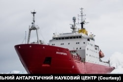 Криголам “Ноосфера”. Фото: НАЦІОНАЛЬНИЙ АНТАРКТИЧНИЙ НАУКОВИЙ ЦЕНТР