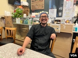 Ali Fauzi, karyawan Toko Rame di Bellflower, California (dok: VOA)