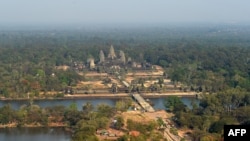 រូបឯកសារ៖ ទិដ្ឋភាពនៃតំបន់ប្រាសាទអង្គរវត្ត នៅខេត្តសៀមរាប កាលពីថ្ងៃទី៥ ខែមីនា ឆ្នាំ២០២០។ 