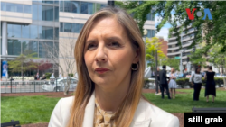 „Нашата проекција за инфлацијата за оваа година е дека таа би се движела во просек меѓу 3,5 и 4%, но тоа се должи на нашите проекции од минатата година“, коментира гувернерката Бежоска. 