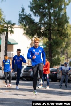 นักกรีฑาชายทีมชาติไทย เก็บตัวฝึกซ้อมที่รัฐแคลิฟอร์เนีย เตรียมเข้าแข่งรายการร่วมแข่งขันรายการ กรีฑาเวิลด์แอธเลติกส์รีเลย์ 2024 ที่ประเทศบาฮามาส