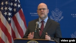 ARHIVA - Džefri Hovenijer, ambasador SAD na Kosovu