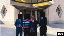 马萨诸塞州联邦地区法院起诉书提供的梁利堂照片。