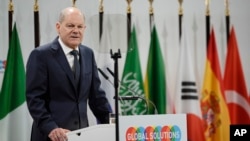 德國總理朔爾茨在柏林全球解決方案高峰會發表演講。（2024年5月7日）