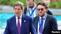 Mjumbe Maalum wa Marekani wa Hali ya Hewa John Kerry ni miongoni mwa waliohudhuria mkutano huo. Picha na REUTERS/John Muchucha.