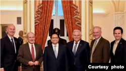 越南总理范明正（左三）2023年9月20日访问美国国会。（照片来源：国会参议院外交委员会首席共和党议员吉姆·里施Jim Risch，左二）