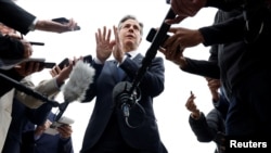 2024年1月11日，美国国务卿布林肯在埃及开罗结束了为期一周的访问。他在登上返回华盛顿的飞机前对媒体发表讲话。（路透社照片）