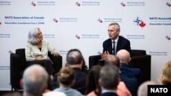 Генеральний секретар НАТО Єнс Столтенберґ на конференції в Канаді 19 червня 2024 р.