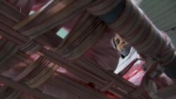 کراچی: ایک ایک ٹانکا لگا کر خاندانوں کی کفالت کرنے والی خواتین
