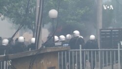 Zvečan posle sukoba demonstranata i KFOR-a